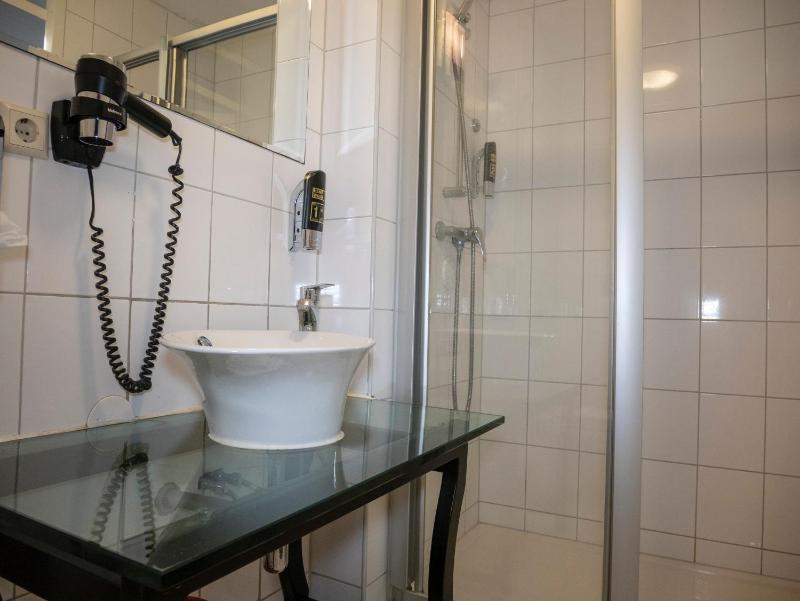 Deluxe Double Room image 3