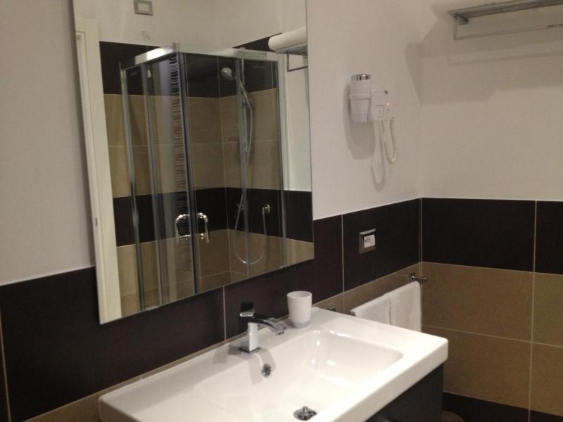Comfort Triple Room with Shower image 2