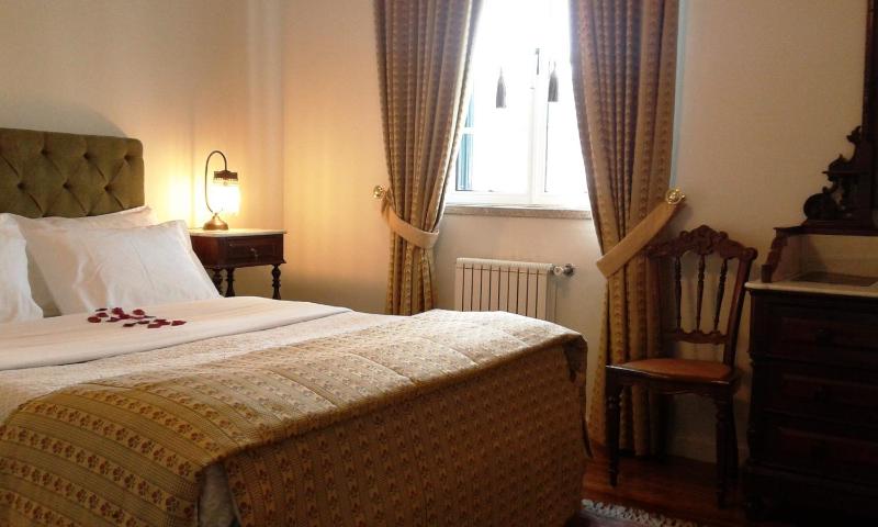 Double or Twin Room image 3