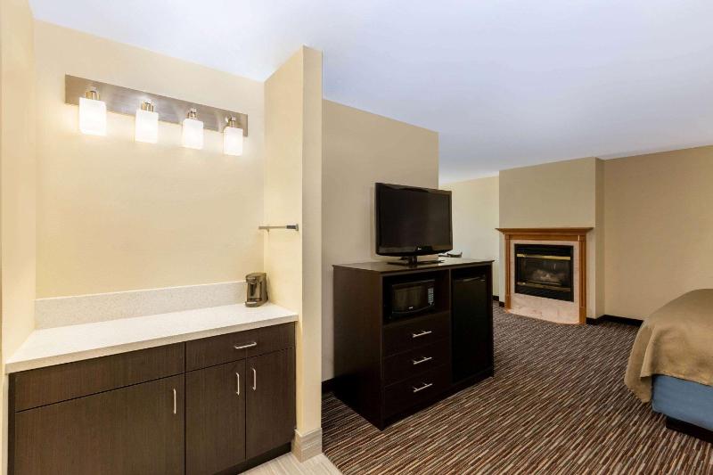 Studio King Suite -  Non-Smoking  image 4