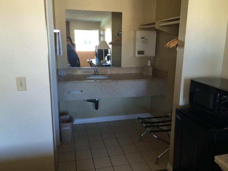 Double Room with Two Double Beds - Non-Smoking image 2