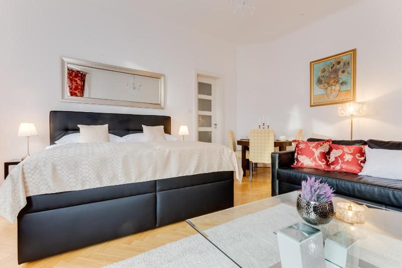 Old Town Square Royal Apartment - image 3