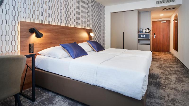 Deluxe Double Room with Free Pool Access image 2