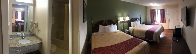 Deluxe Double Room (2 Adults + 1 Child) image 1