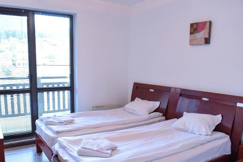 Apartment with three rooms for non-smokers, free pool&relax zone access image 2