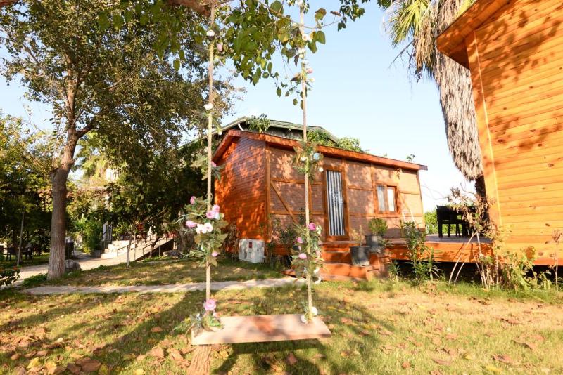 Studio with Pool View image 1