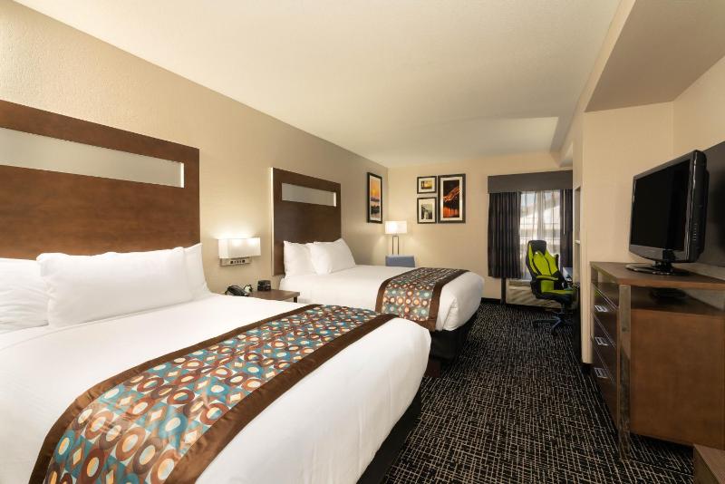Double Room with Two Double Beds image 2