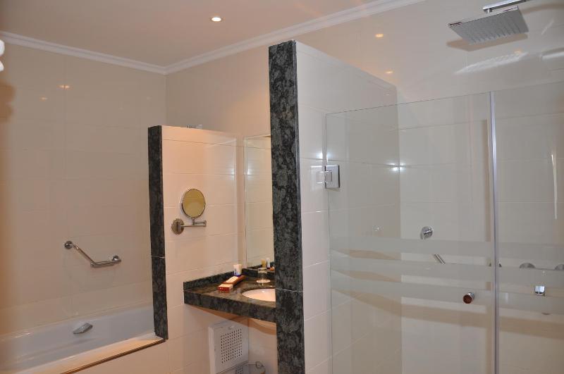 Deluxe Double Room image 2