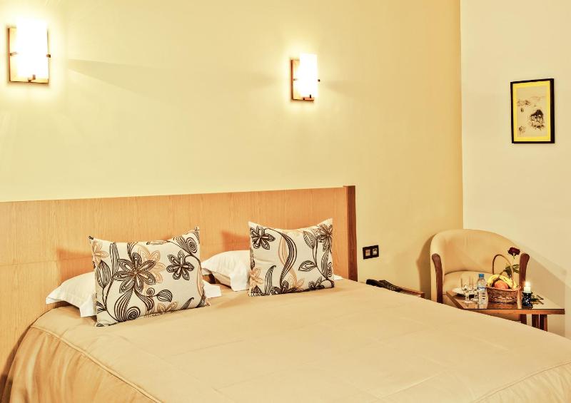 Deluxe Double Room image 1