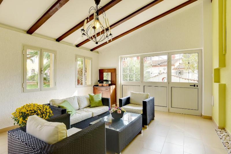 Four-Bedroom Apartment image 1
