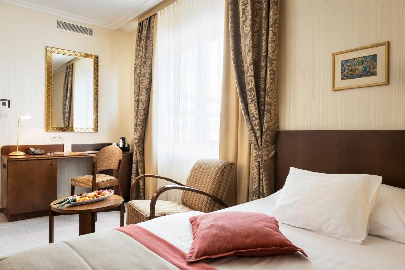Business Single Room image 1