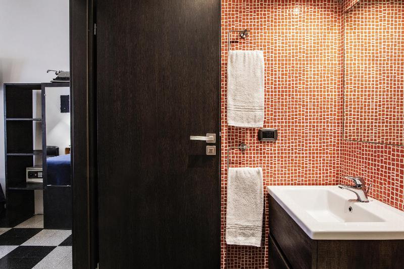 Superior Triple Room image 4