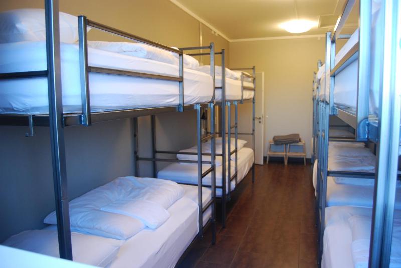 Economy Quadruple Room image 3
