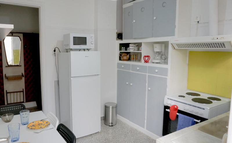 One-Bedroom Apartment image 2