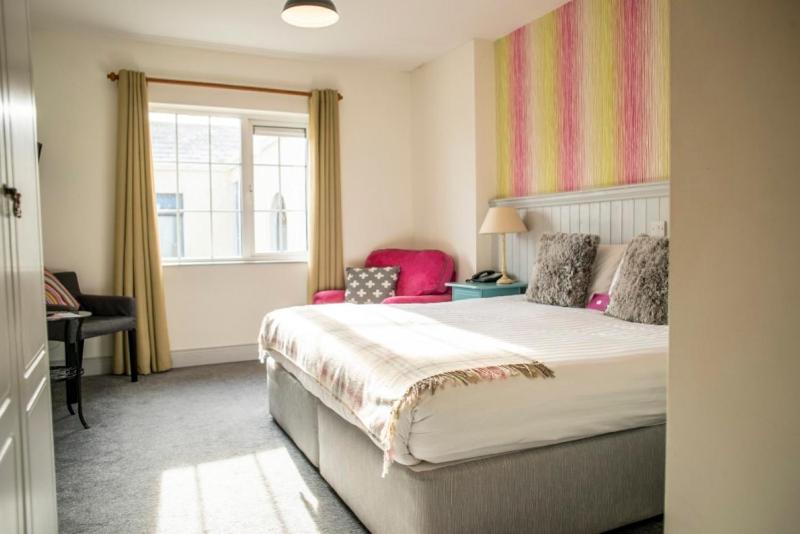 Double Room image 4