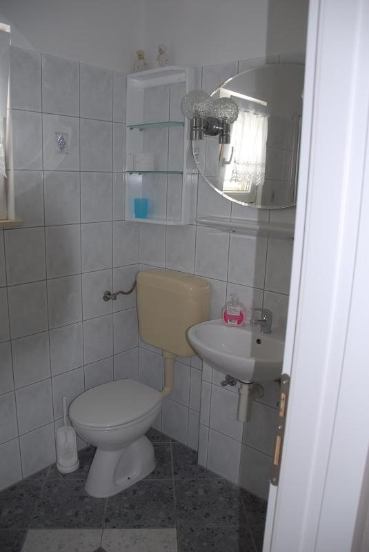 One-Bedroom Apartment with Balcony and Sea View image 4