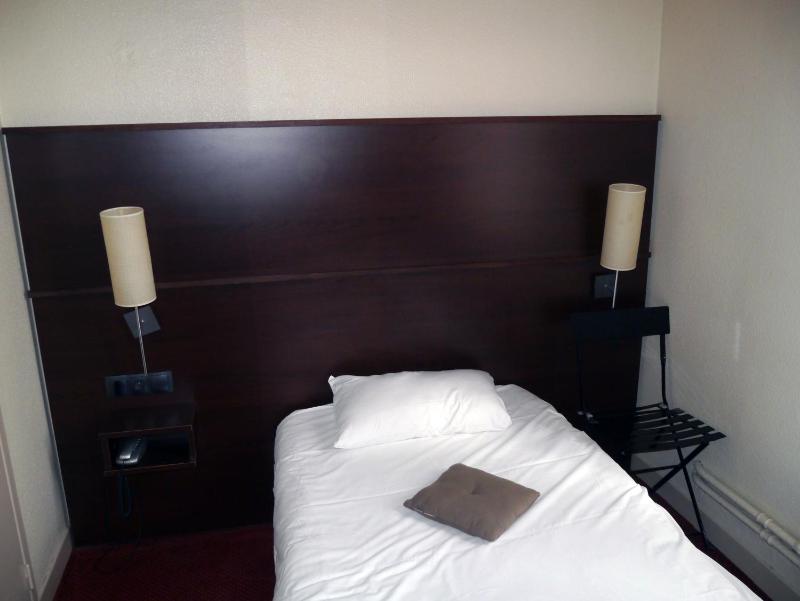 Standard Single Room image 2