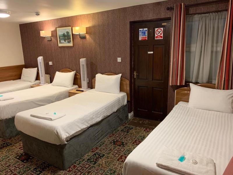 Quadruple Room image 4