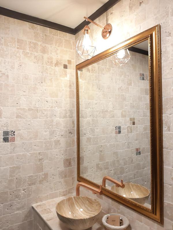 Deluxe King Room image 2