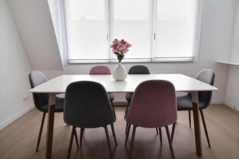 One-Bedroom Apartment image 4