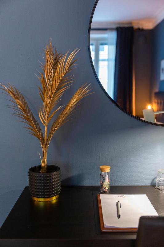 Business Twin Room image 4