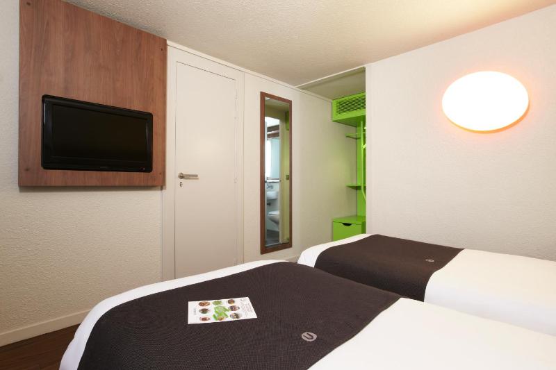 Superior Twin Room image 1