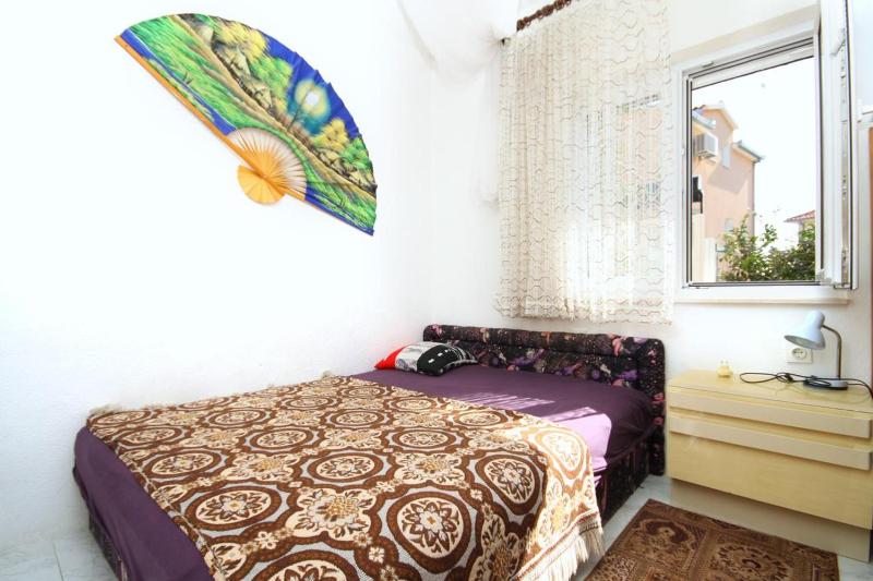 One-Bedroom Apartment with Terrace and Sea View image 3
