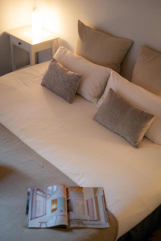 Quadruple Room with Shared Bathroom image 3