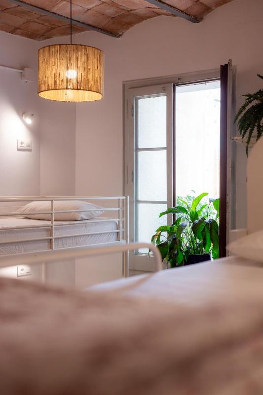 Single Bed in 8-Bed Dormitory Room image 3