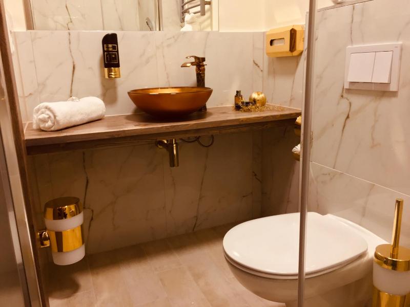 Single Room with Shower image 2