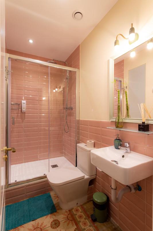Double Room with Private Bathroom image 2
