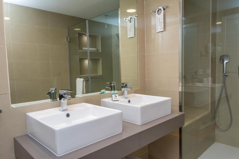 Suite with Sea View image 2