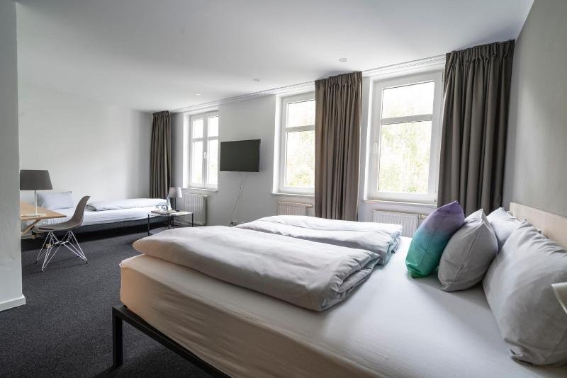 Deluxe Double Room image 3