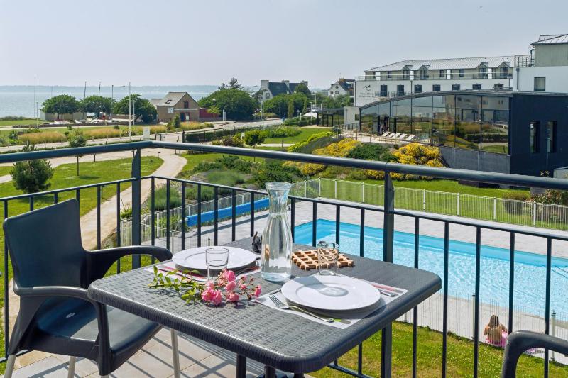 Two-Bedroom Apartment with Lateral Sea View image 4