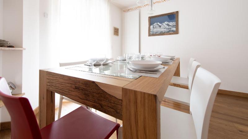 Three-Bedroom Apartment image 2