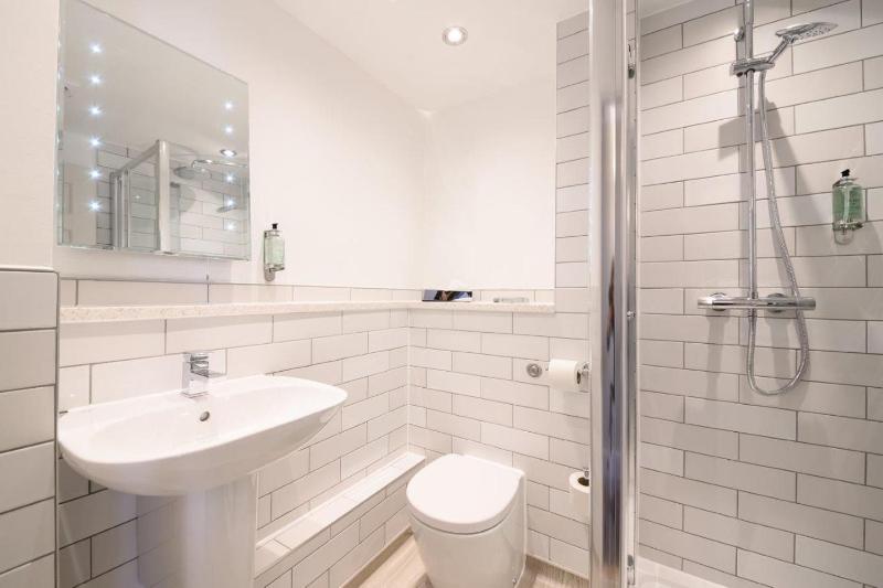 Single Room image 2