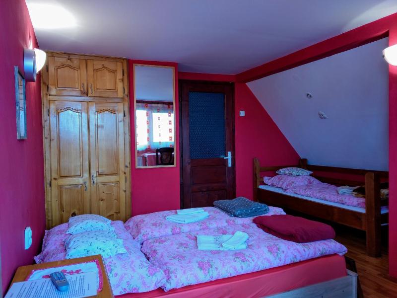 Twin Room with Terrace image 3