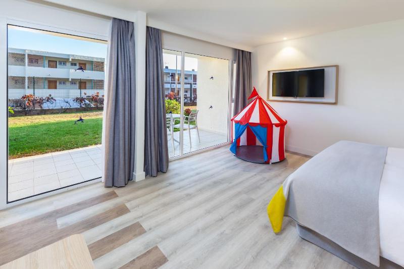 Family Room  image 3