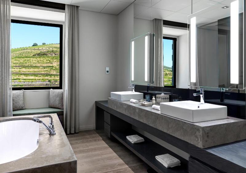 Courtyard Suite image 3