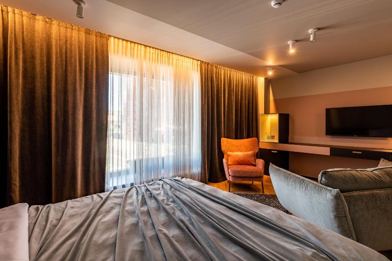Maestro Design Hotel - image 2