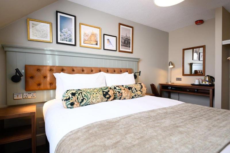 Large Double Room image 2