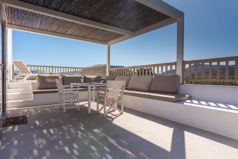 Suite with Hot Tub and Sea View image 4