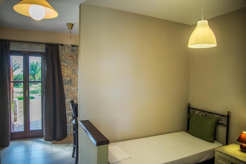 Two-Bedroom House image 3