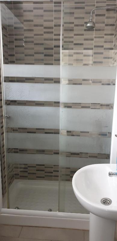 Twin Room with Shared Bathroom image 2