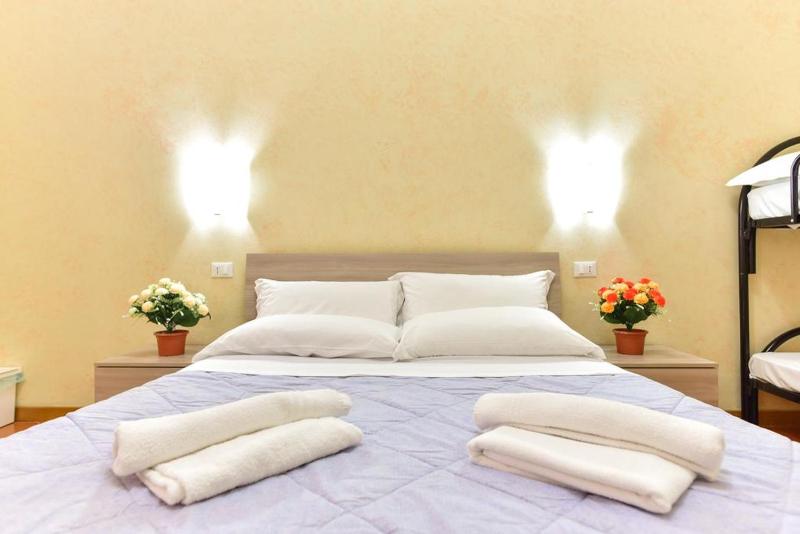 Quadruple Room with Private Bathroom image 4