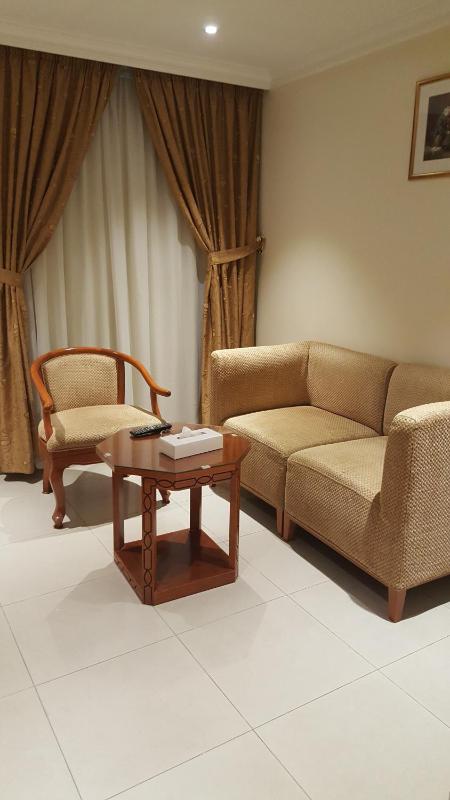 Al Muntazah Plaza Hotel - image 3