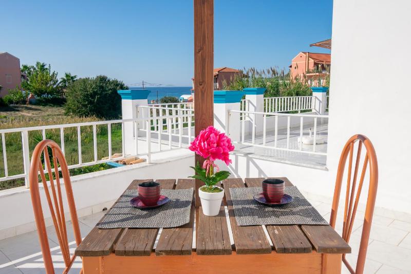 Studio with Balcony image 3