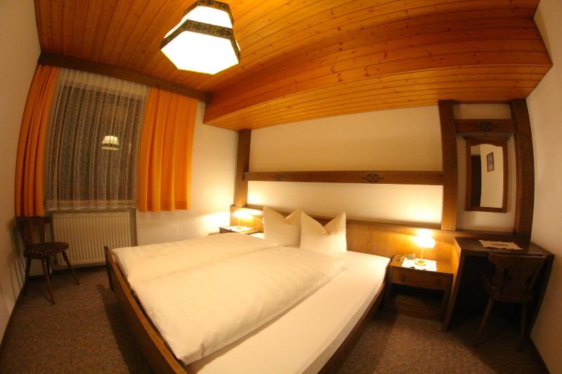 Comfort Two-Bedroom Apartment with Balcony image 3