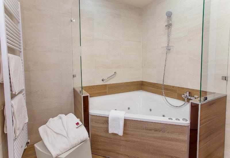 Junior Suite image 2