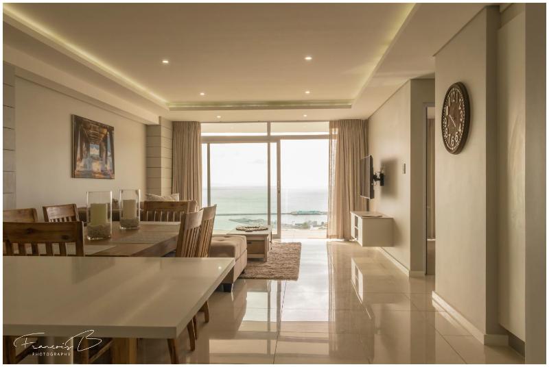 View @ The Bay Apartments Images